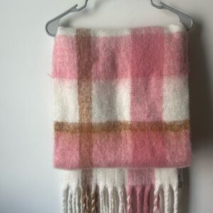 BP blanket scarf